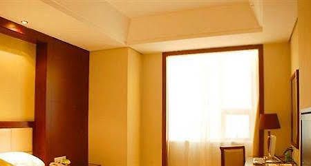 فنغهوانغ Junyuan Huatian Hotel - Huaihua المظهر الخارجي الصورة